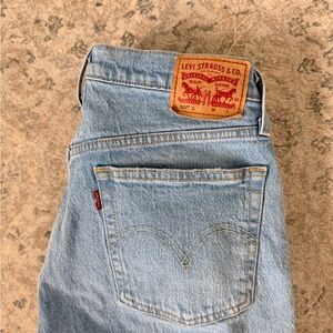 Levi's Women’s 501 S light wash raw hem